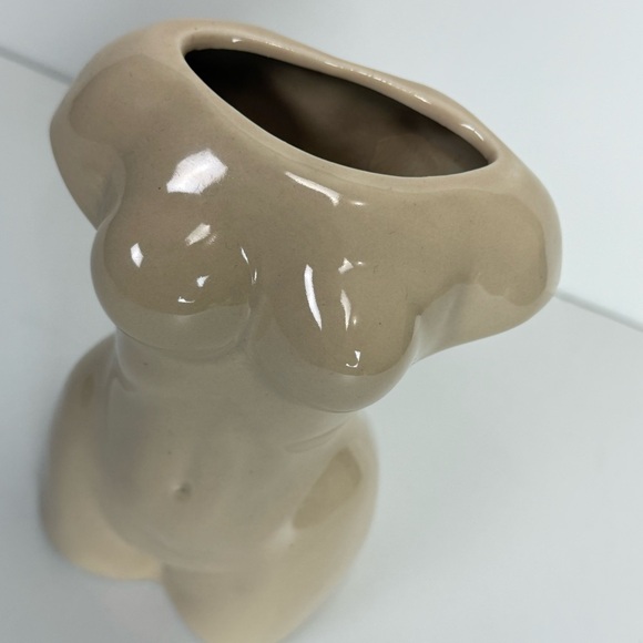 Modern Cream Ceramic Women's Body Nude Stem Vase - Picture 3 of 8